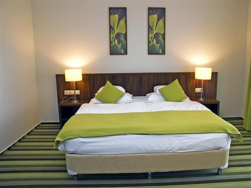 Hotel Ginkgo Hodmezovasarhely Bagian luar foto