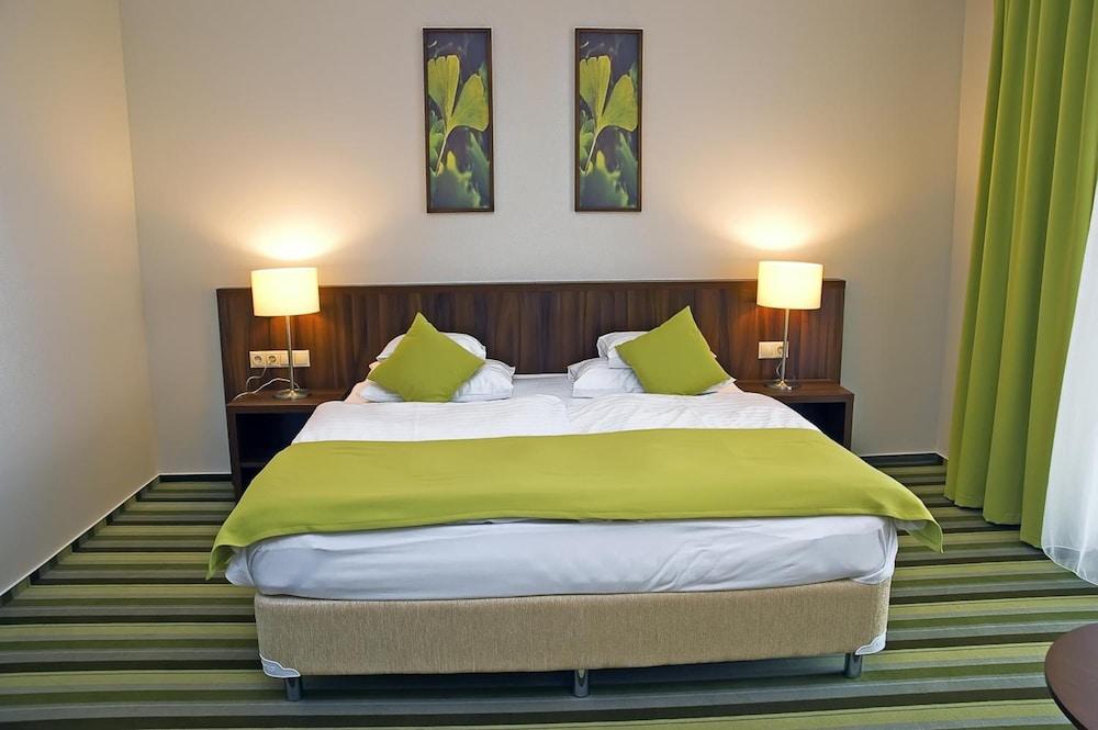 Hotel Ginkgo Hodmezovasarhely Bagian luar foto