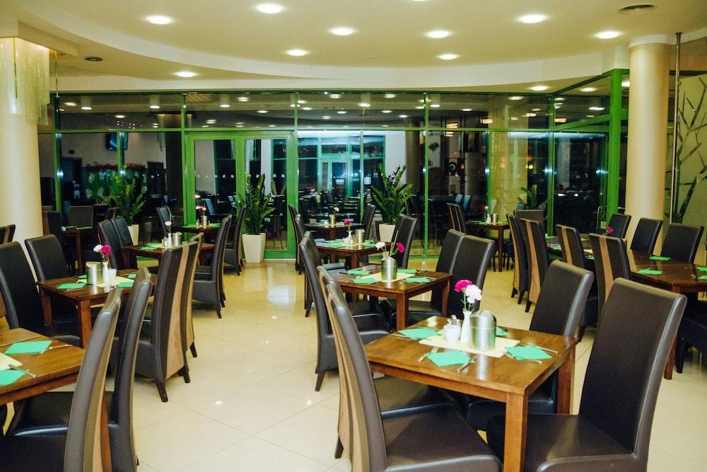 Hotel Ginkgo Hodmezovasarhely Bagian luar foto