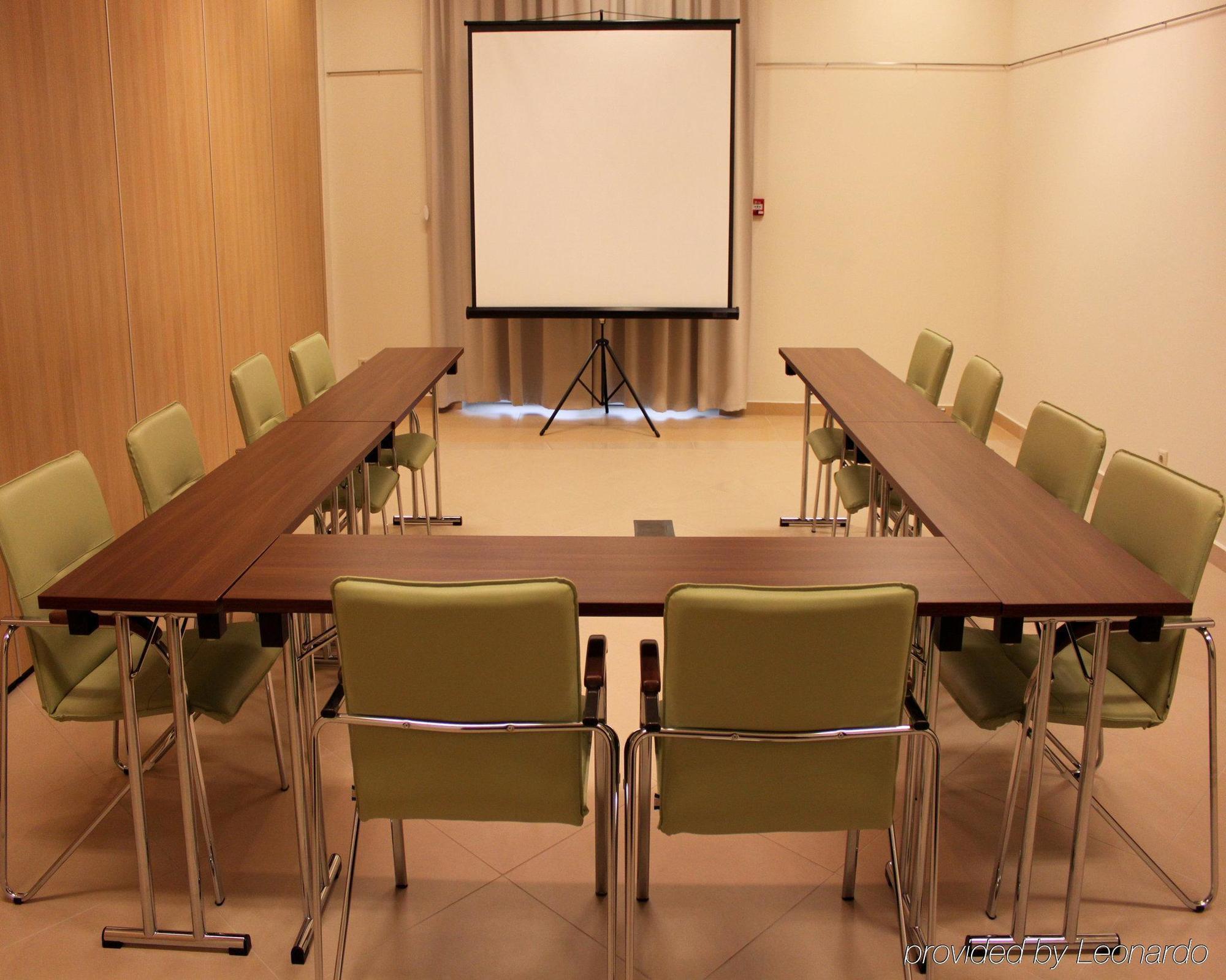 Hotel Ginkgo Hodmezovasarhely Bisnis foto