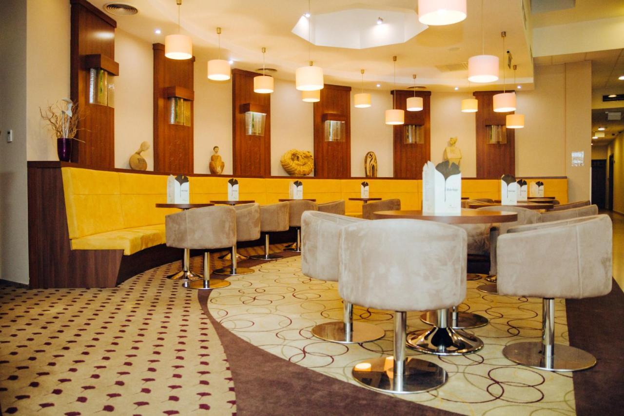 Hotel Ginkgo Hodmezovasarhely Bagian luar foto